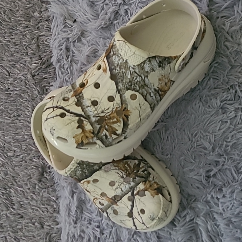 Crocs Classic Mega Crush Realtree Clog Women’s Size 10, mens size 8